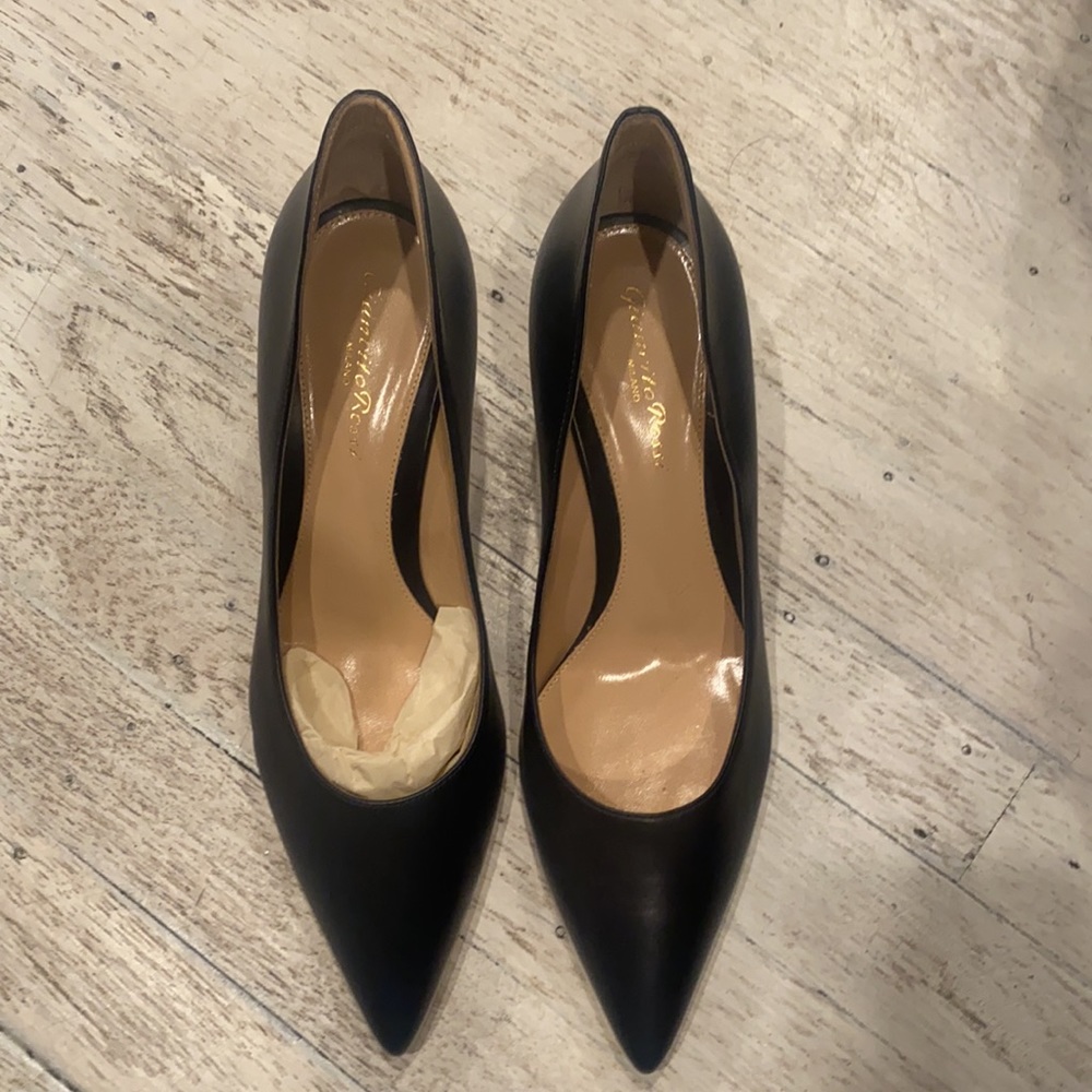GIANVITO  Rossi black leather kitten heels size 37.5 new never worn
REF …